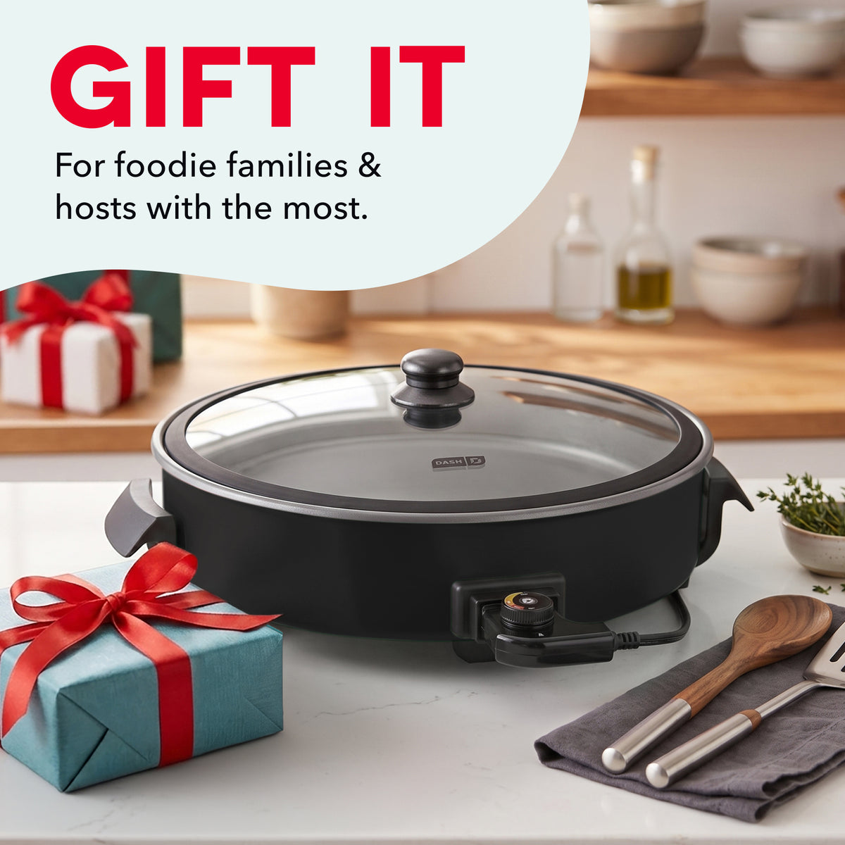 Ceramic Nonstick Family Size Skillet cookware Dash