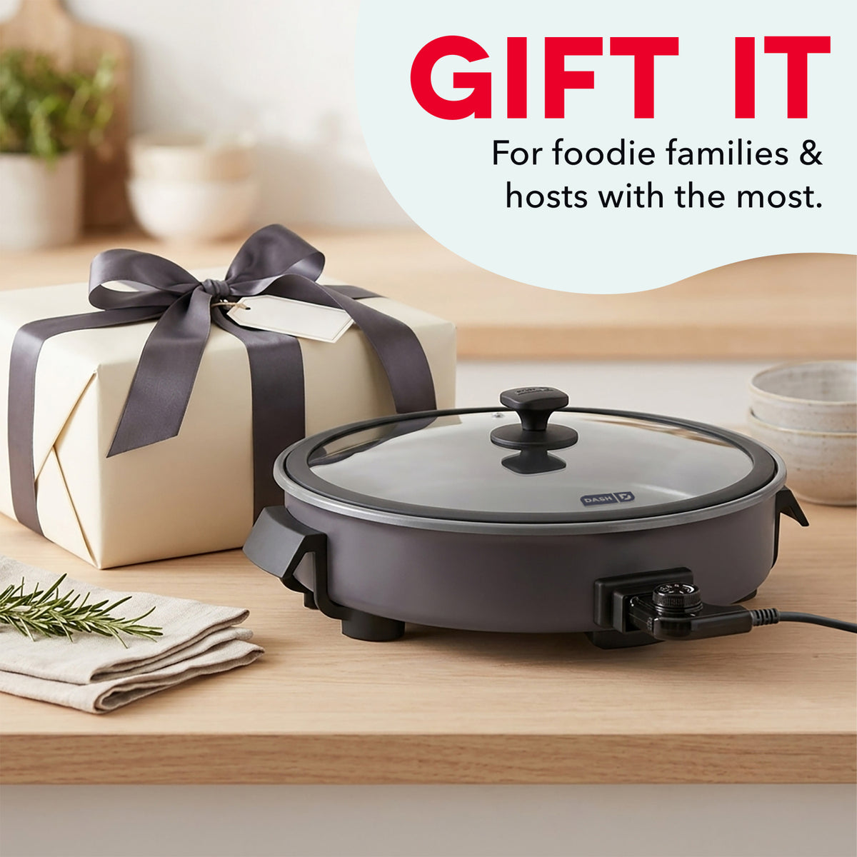 Ceramic Nonstick Family Size Skillet cookware Dash
