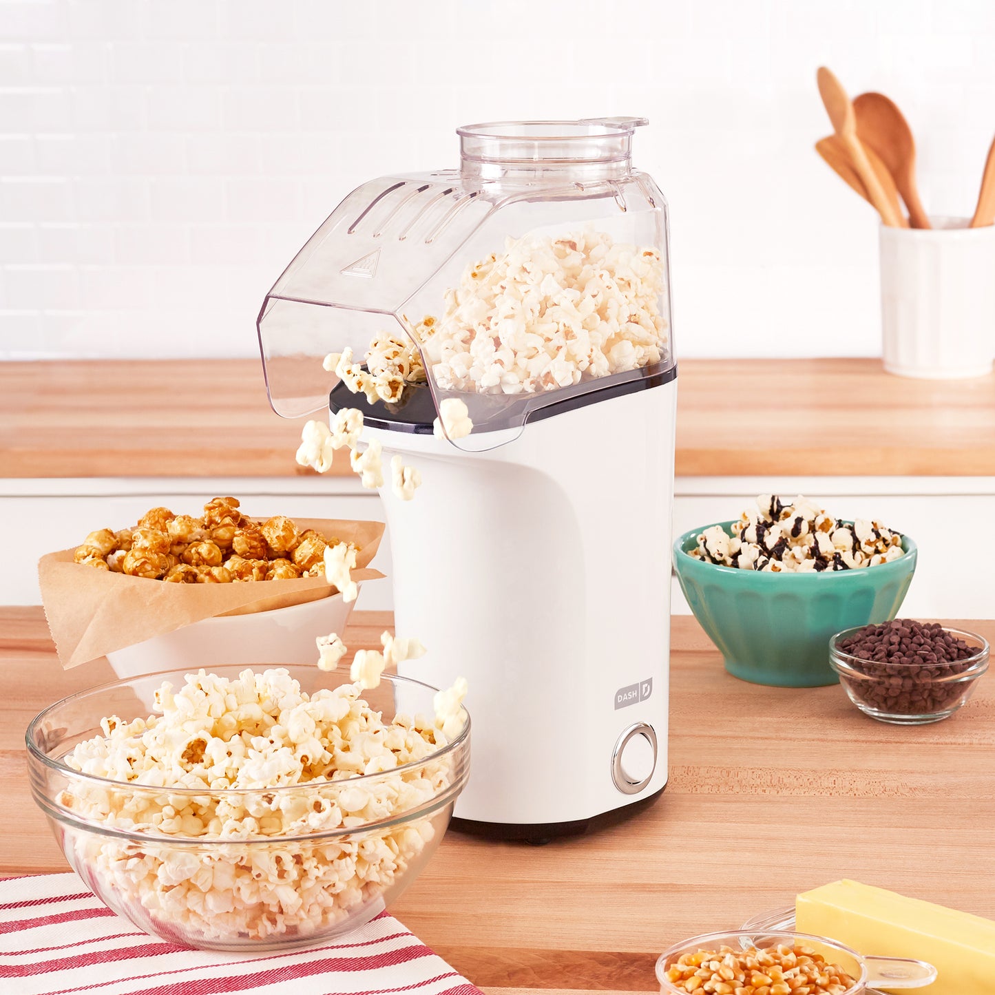 NEW Dash Fresh Pop Popcorn Maker