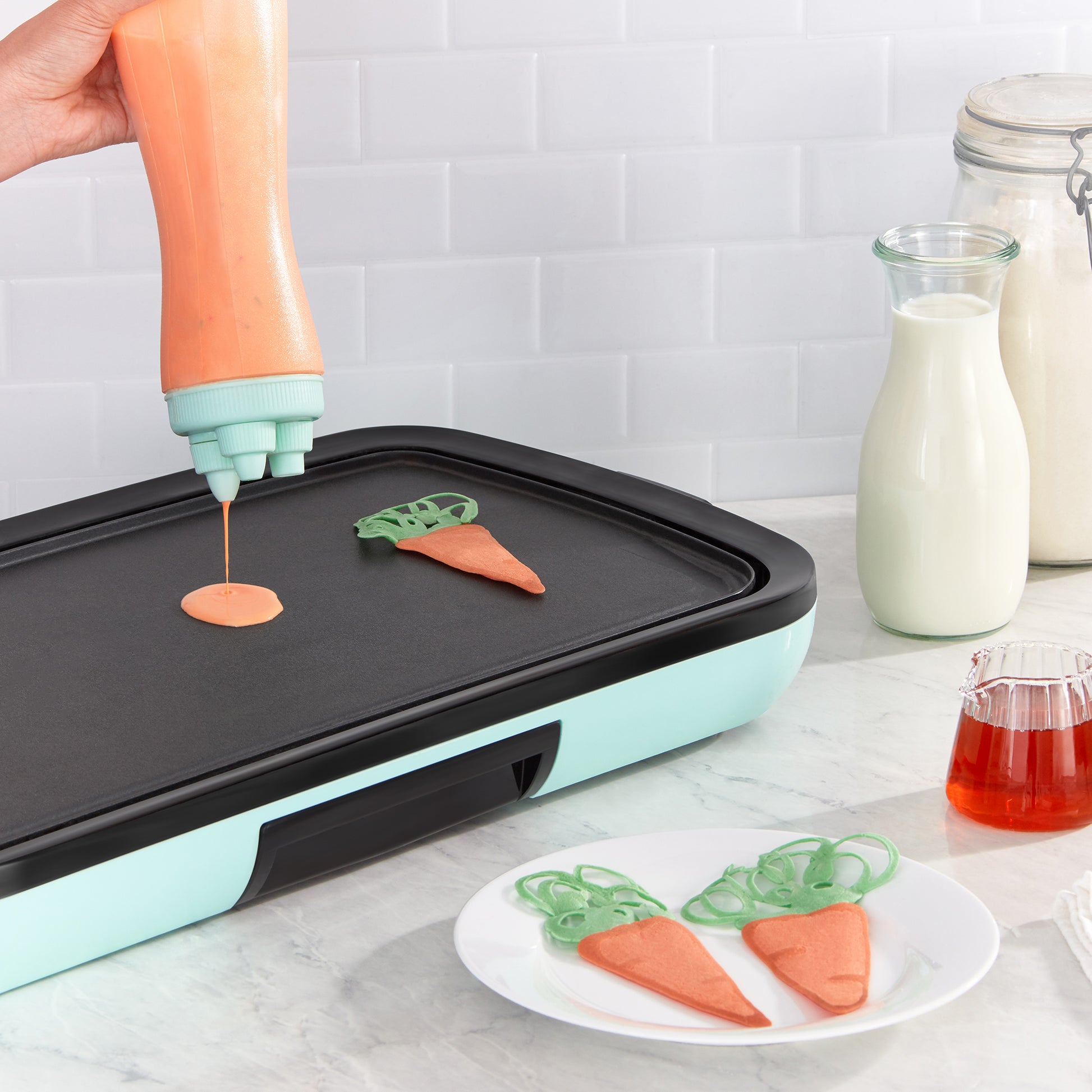 DASH Deluxe Everyday Electric Griddle with Dishwasher Safe