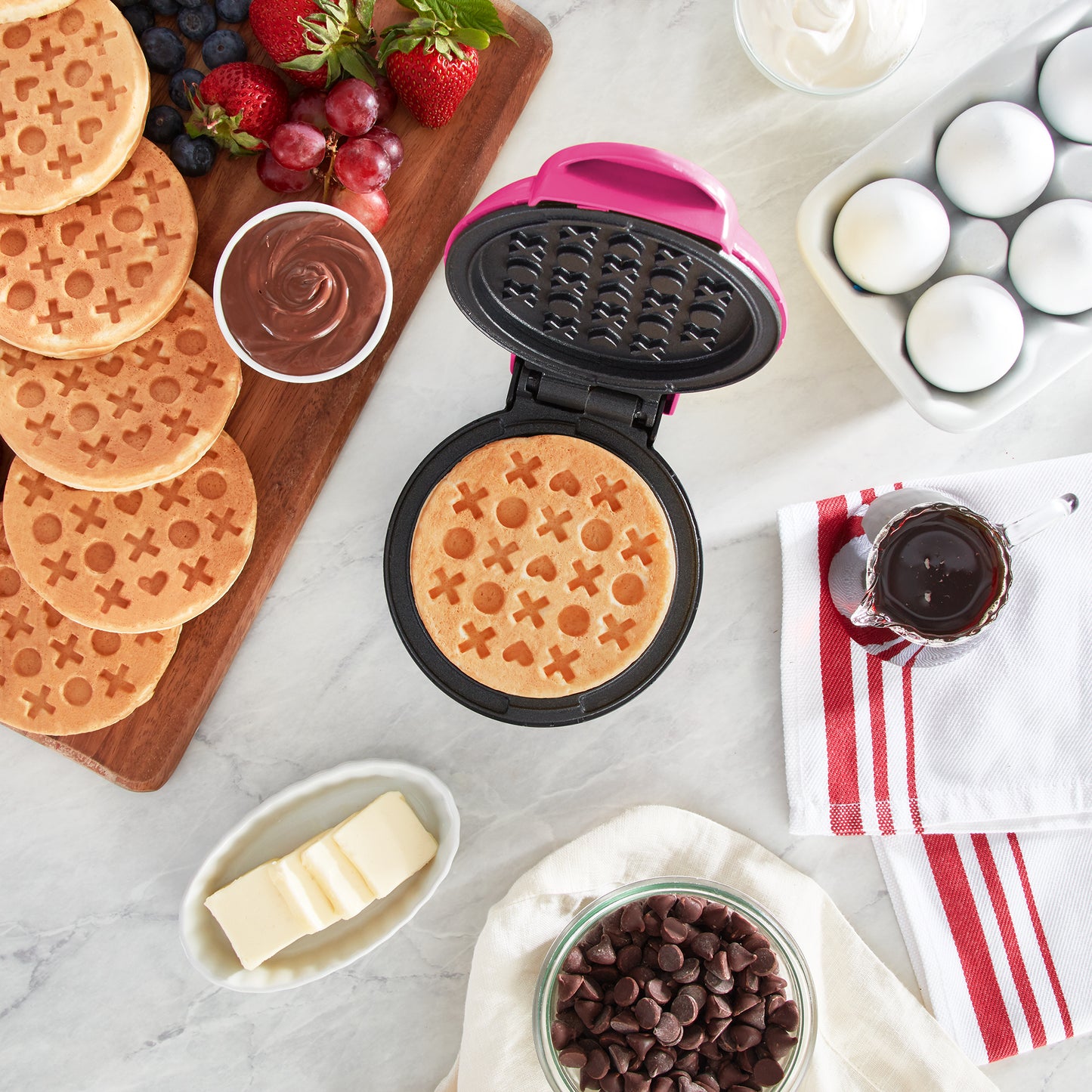 Dash Love Mini Waffle Maker, Pink