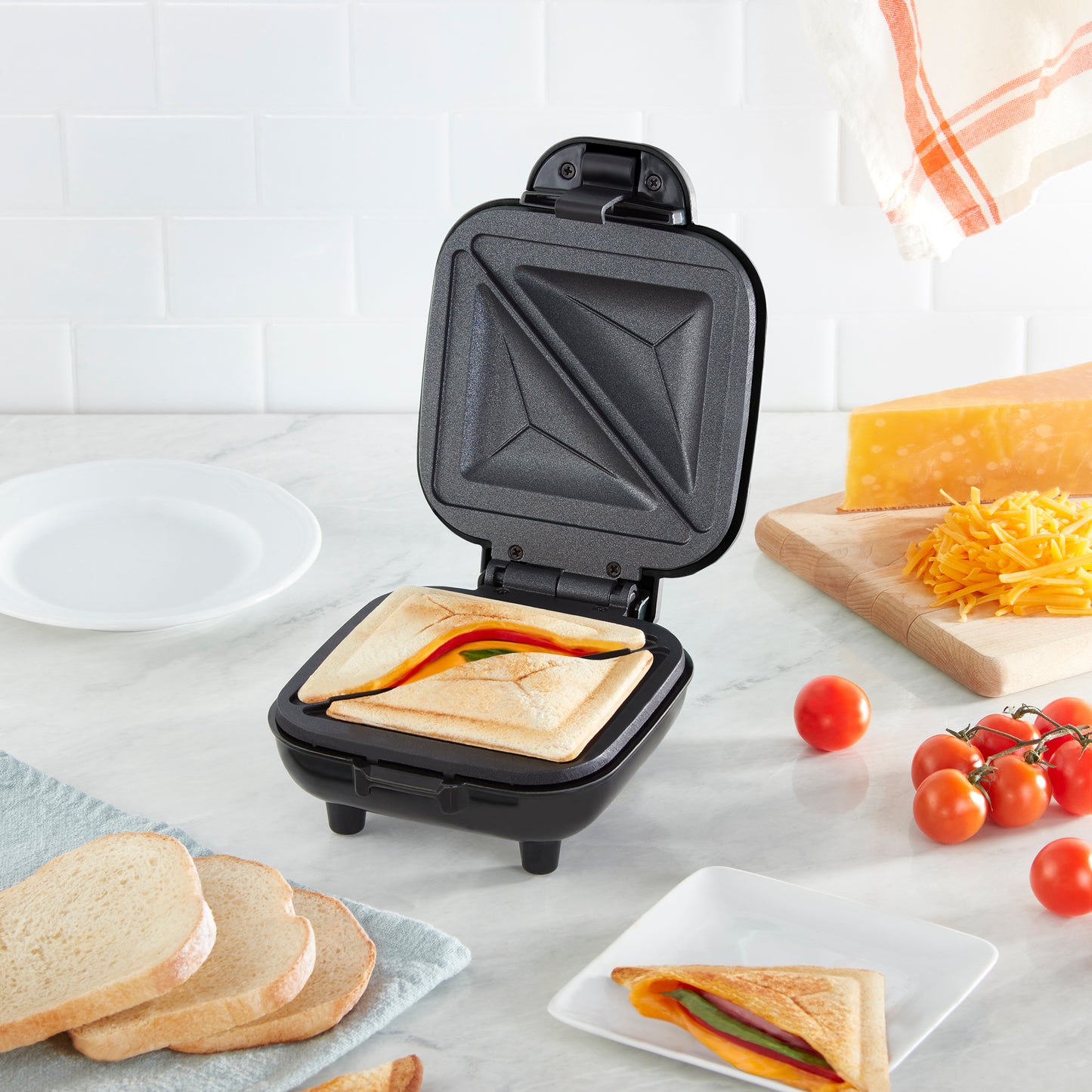 Pocket Sandwich Maker Griddles and Panini Presses Dash   