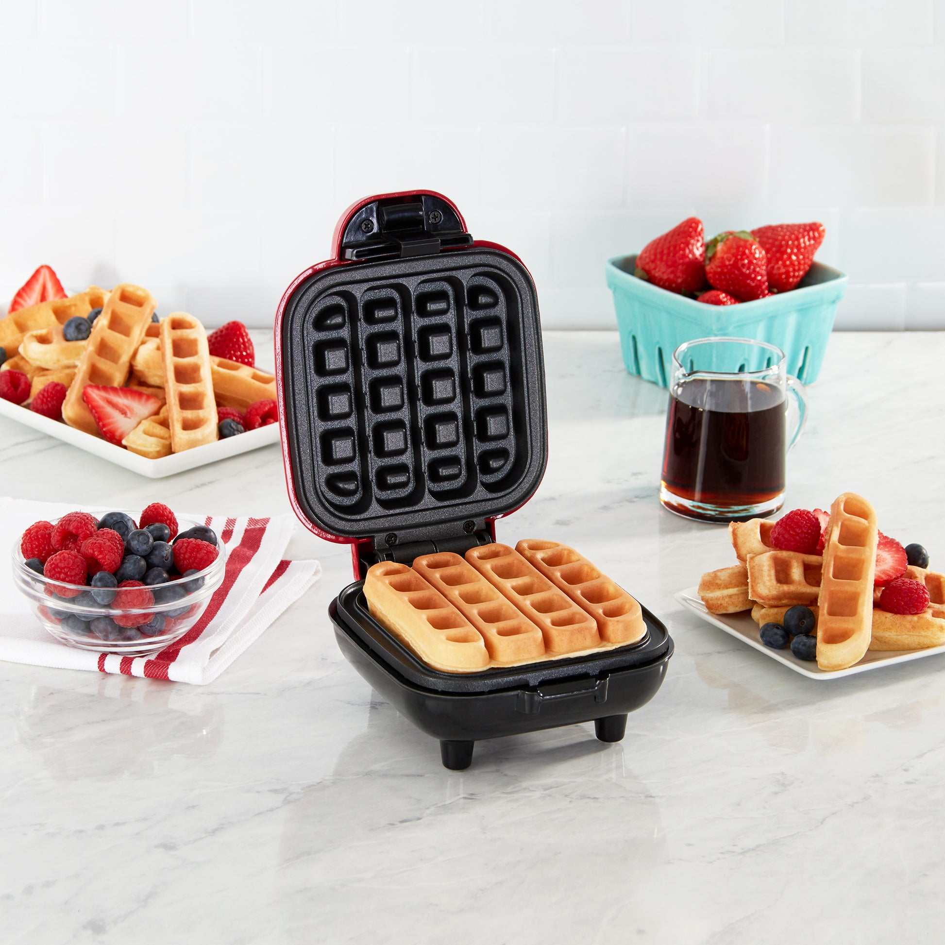 Dash~ WAFFLE STICK MAKER ~ Non-Stick 4.5 Cooking Surface ~RED~420 Watts~NEW