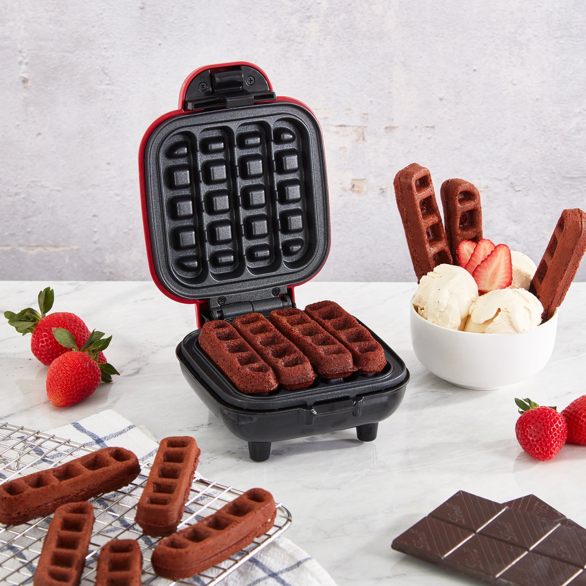 FineMade Waffle Stick Maker, Mini Waffle Maker Iron, Makes 6 Waffle Sticks,  Ideal for Breakfast, Snacks, Desserts and More