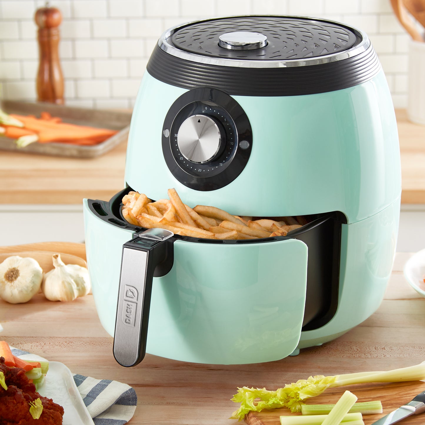 Deluxe Air Fryer 6Qt. Air Fryer Dash   